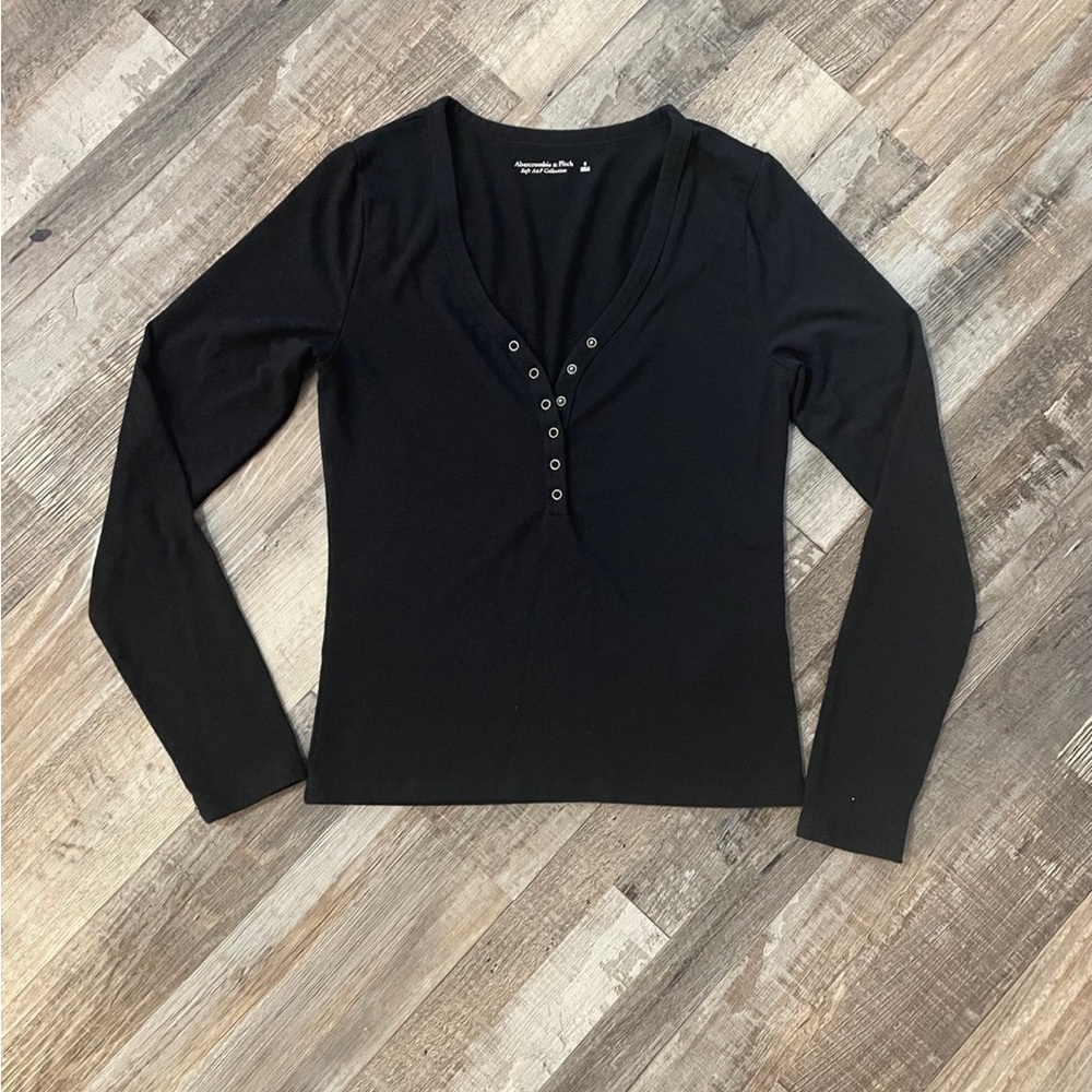Worn 1x Abercrombie & Fitch long sleeve top